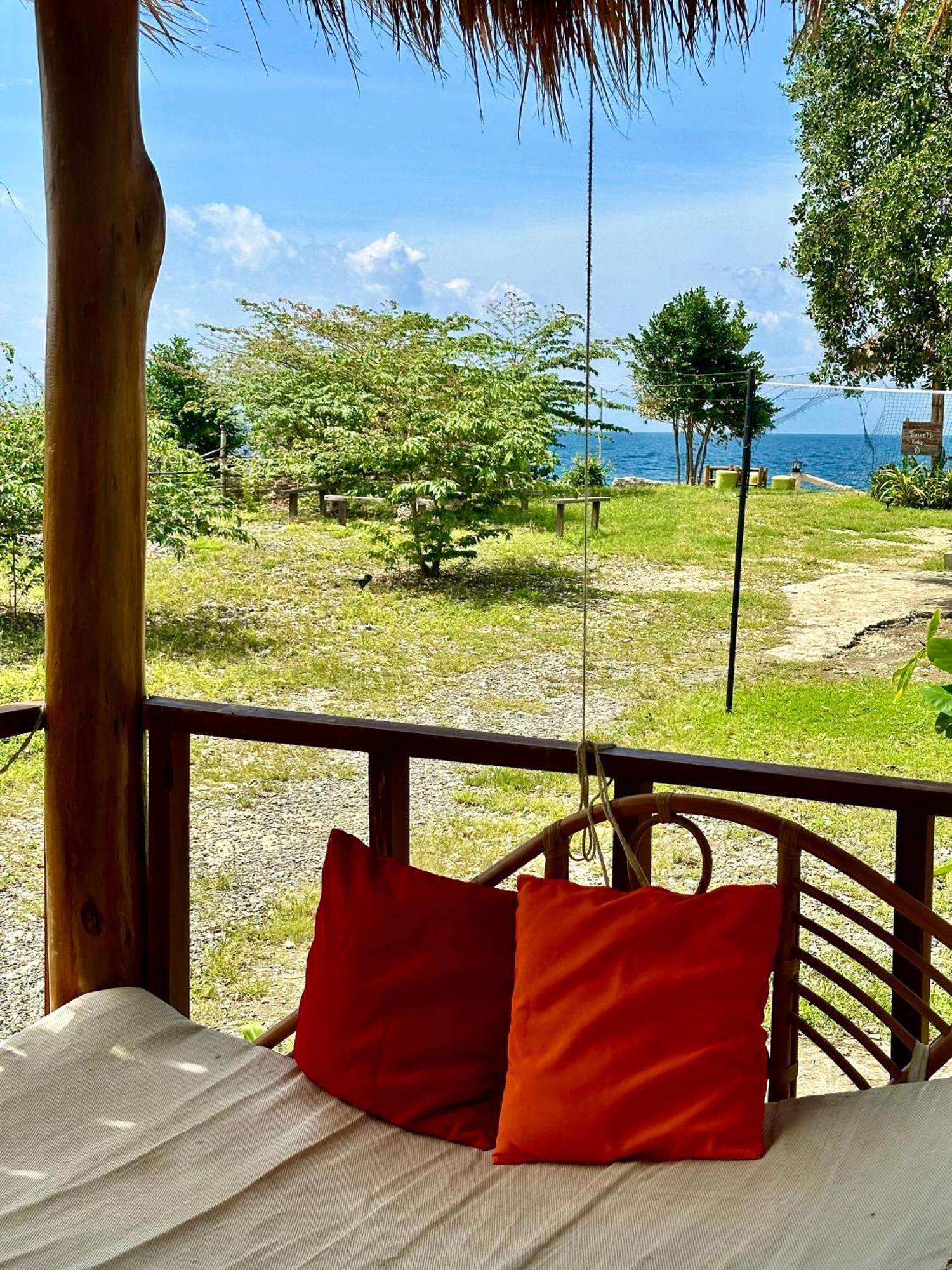 Uzuri Kubo Huts *