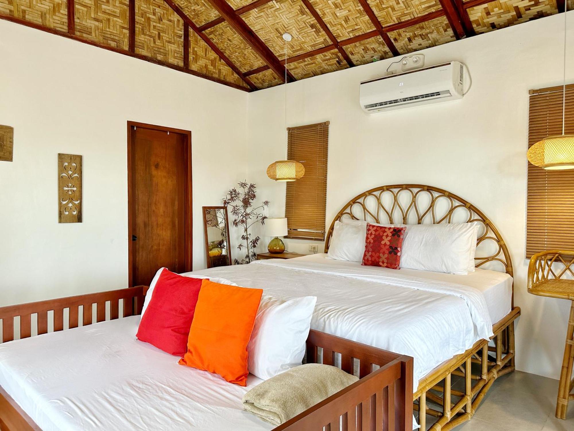 Uzuri Kubo Huts Moalboal